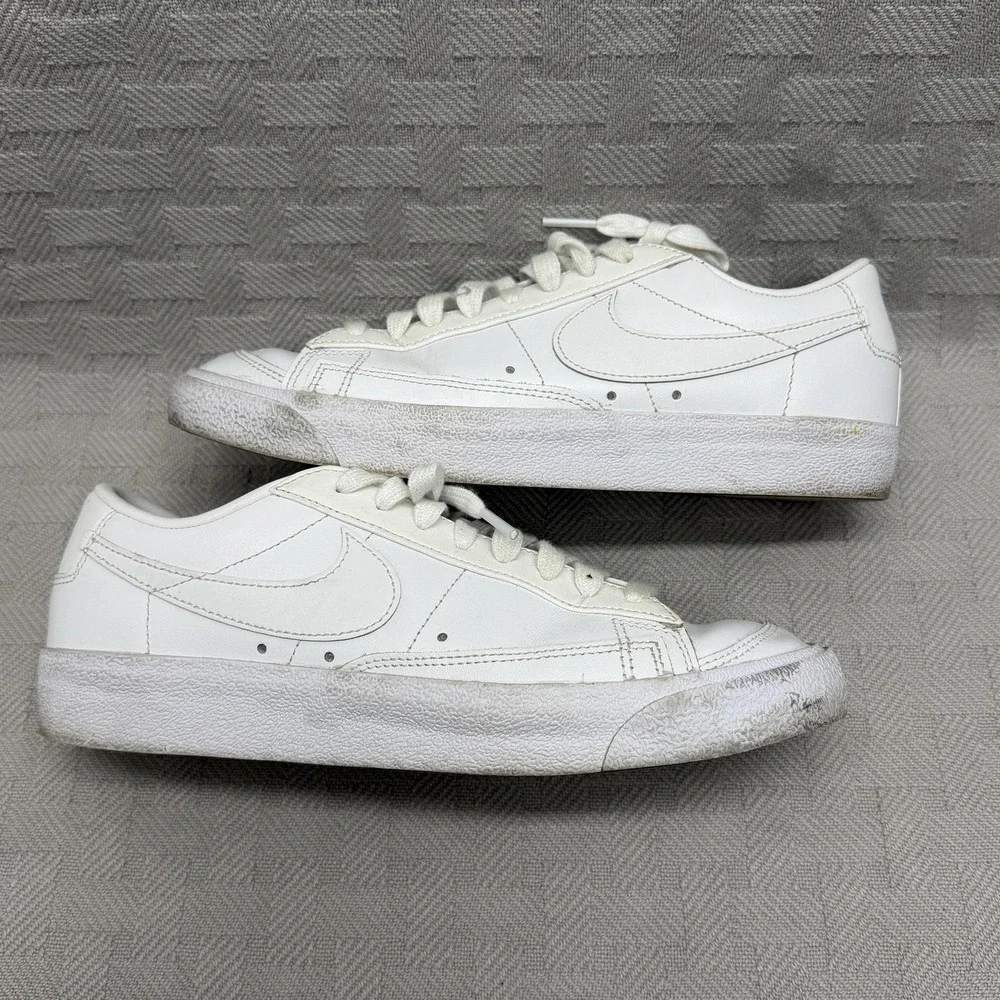 Nike Blazer Low Shoes Womens Size 7.5 White Leather‎ Low Top Sneakers DC4769-101